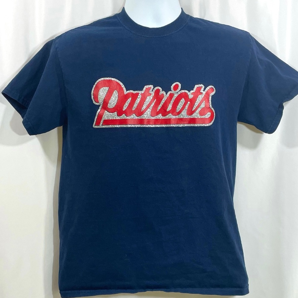 New England Patriots NFL Logo Tee - Men’s Medium